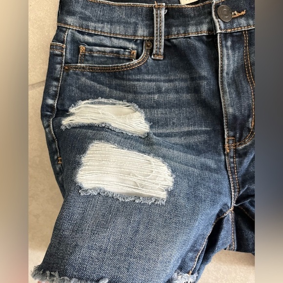 Mudd Women's High Rise Jean Shorts Juniors Size 5 Distressing Dark Wash Beachy - Picture 4 of 4